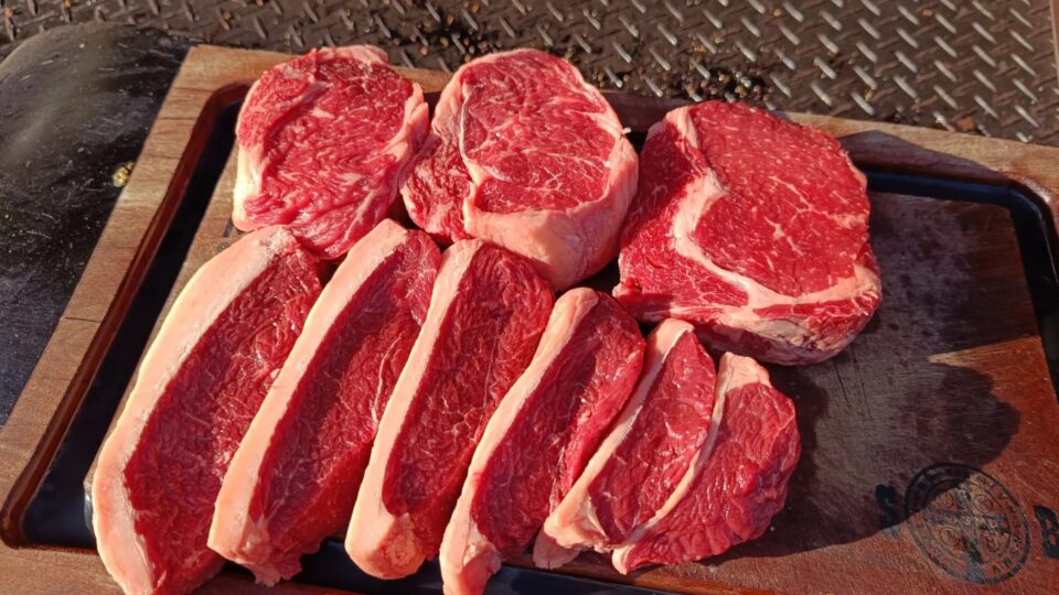 China suspende compra de carne bovina de 3 frigoríficos do Brasil