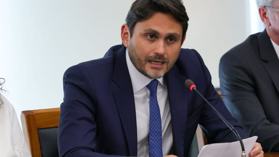 Governo vai retomar projeto sobre taxação das big techs