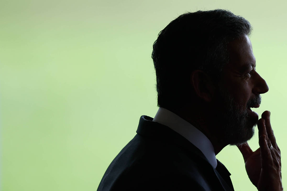 Lira ficará entre o centrão crítico e a tributação popular dos milionários - 02/04/2025 - Adriana Fernandes