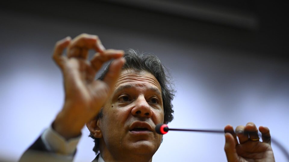 Haddad diz ter explicado a Alcolumbre e Motta risco de revogação do IOF