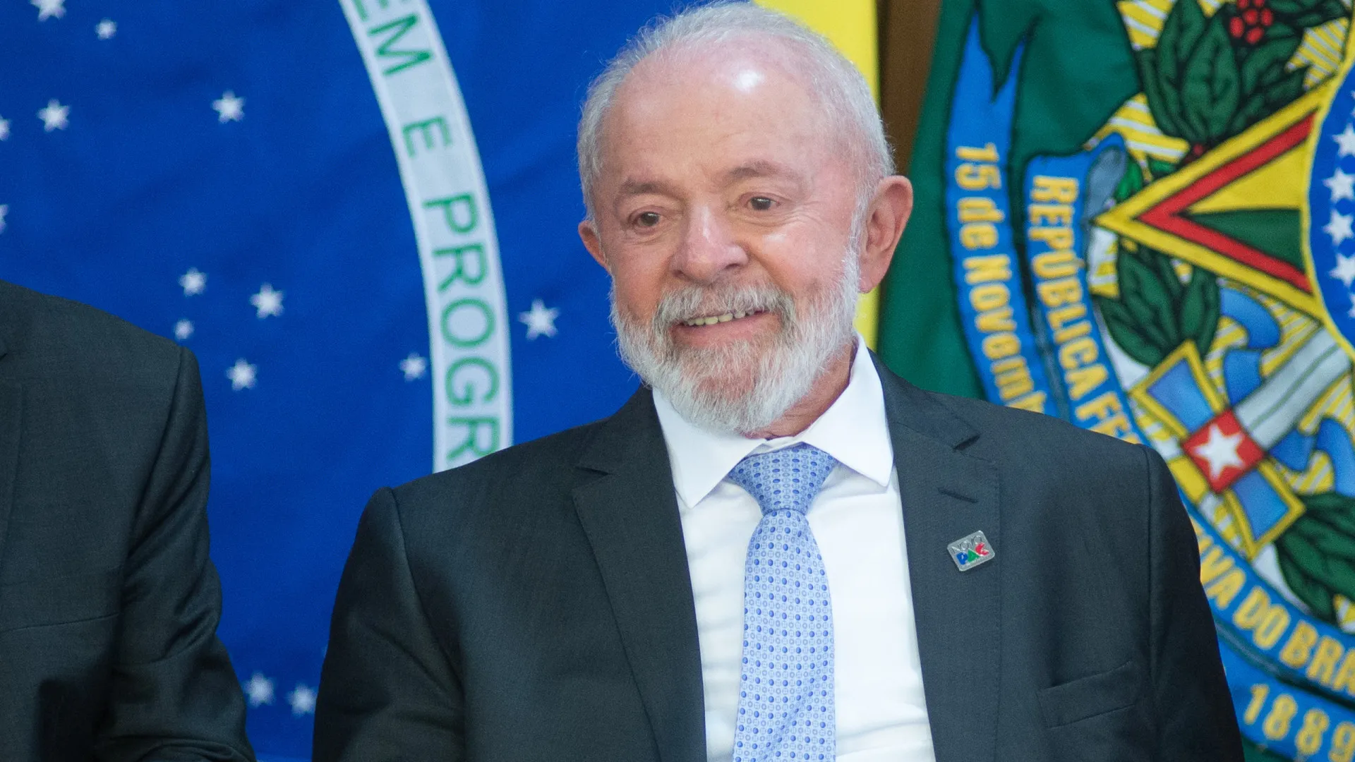 Fim da escala 6x1 é 'projeto' mais conhecido do governo Lula, mas segue parada na Câmara