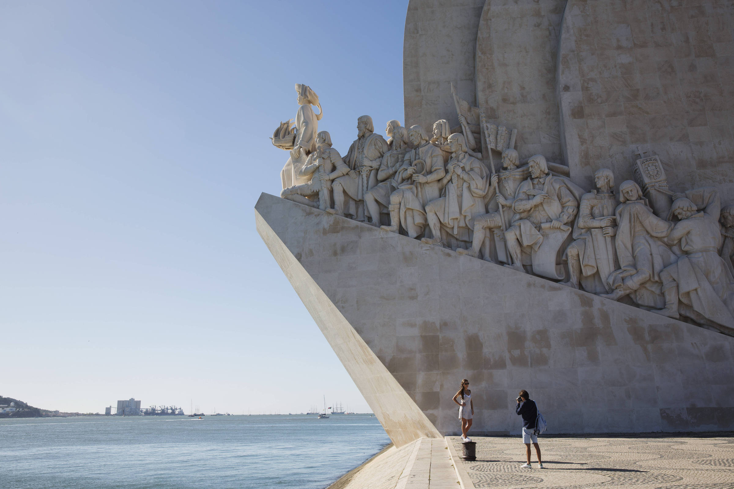 Padrão dos Descobrimentos, um dos principais cartões-postais de Lisboa