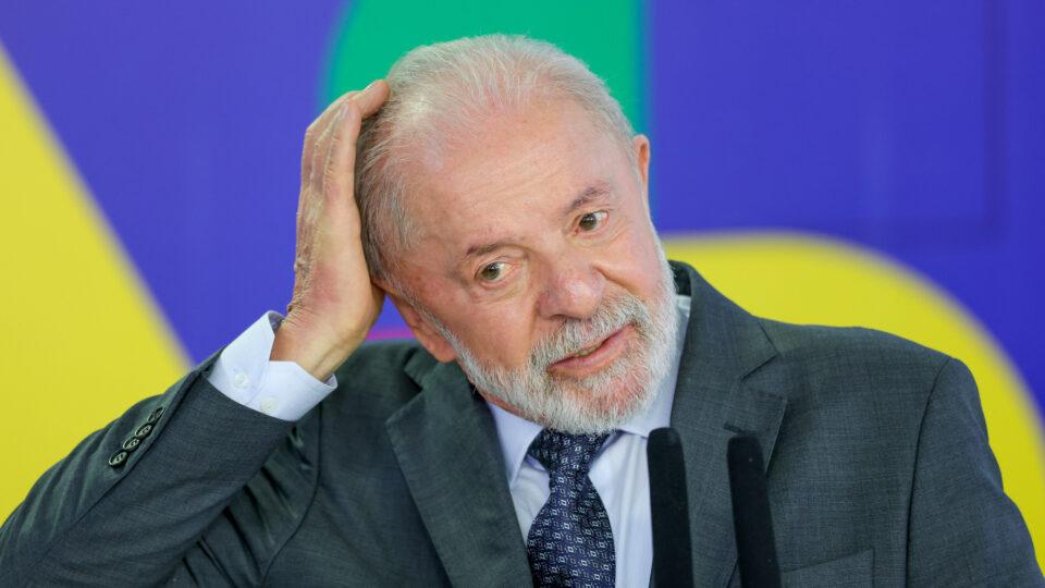 Lula desmancha base no Congresso por embate do IOF