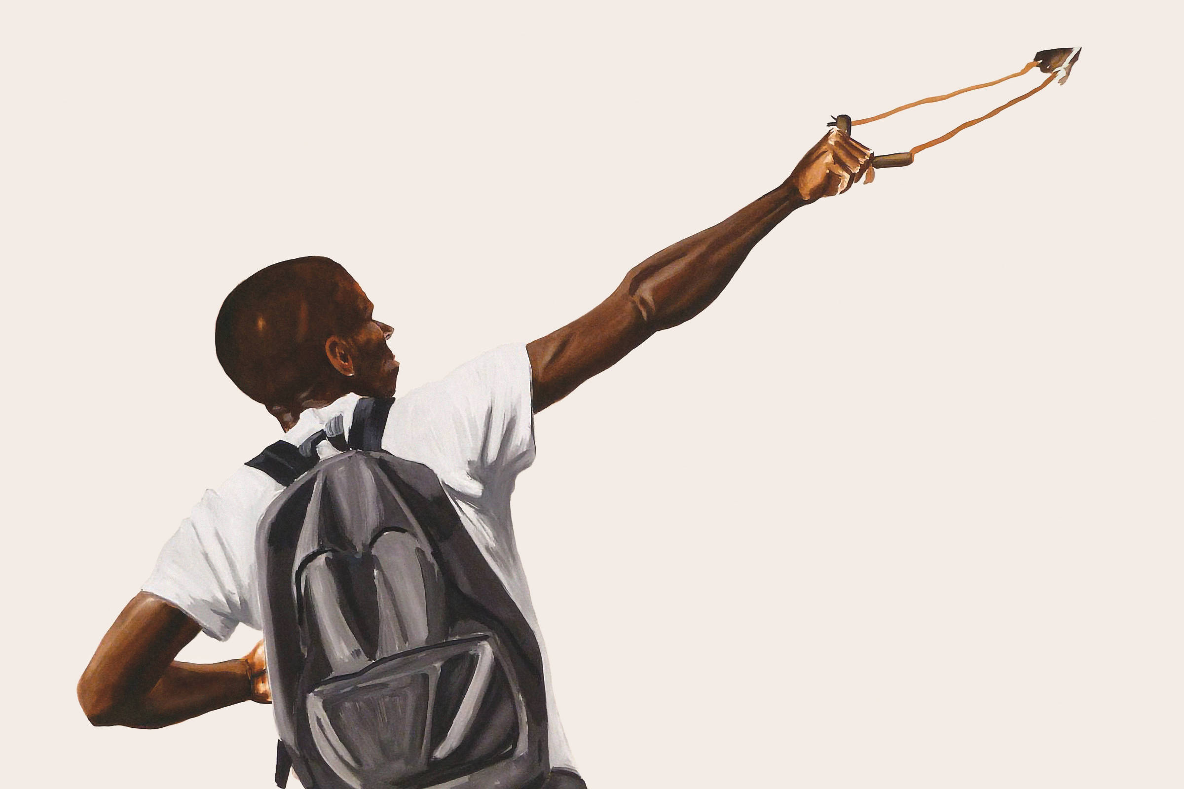 A imagem mostra um menino de costas, usando uma camiseta branca e uma mochila cinza. Ele está levantando o braço direito, segurando um estilingue, apontando para cima. O fundo é de cor clara, destacando a figura do menino.