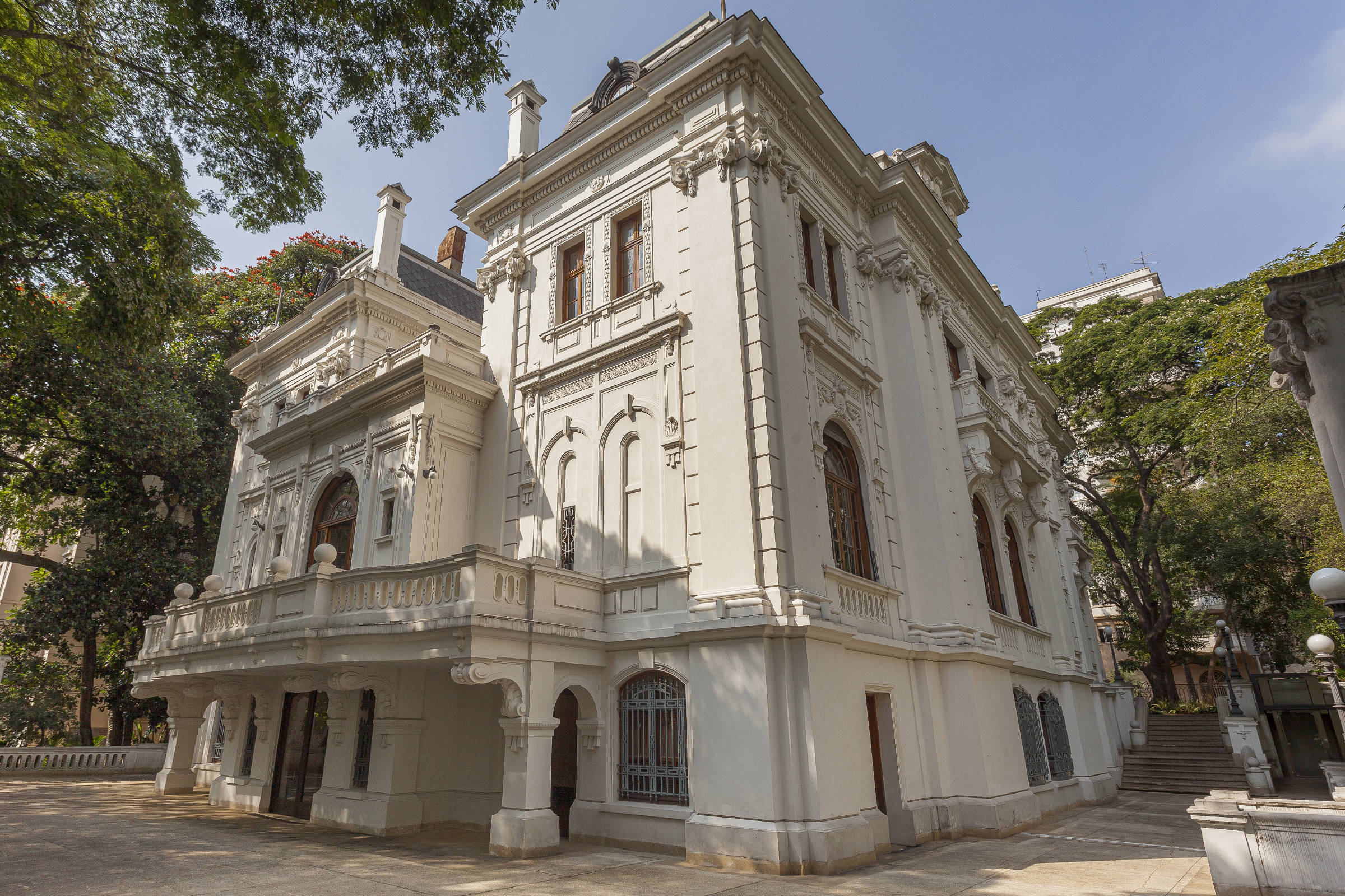 Entrada do casarão Nhonhô Magalhães, em Higienópolis
