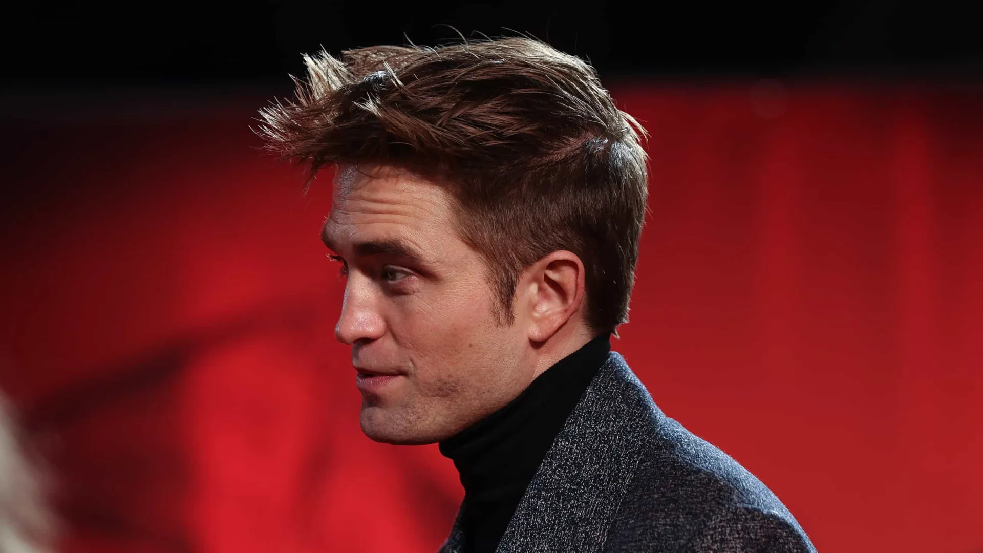 Robert Pattinson diz que odiou cenas de sexo em 'Crepúsculo': 'Ridículo'
