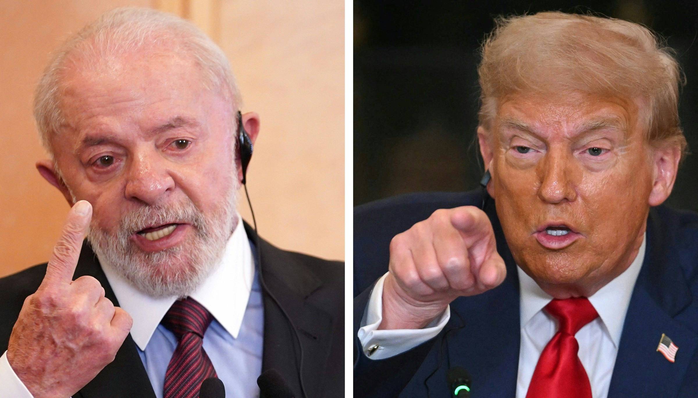 A imagem é dividida em duas partes. À esquerda está Lula, um homem idoso com cabelo grisalho e barba branca, usando um terno escuro e uma gravata vermelha, está falando e gesticulando com o dedo indicador levantado. Ele usa um fone de ouvido. À direita está Trump, um homem com cabelo loiro e pele bronzeada, vestido com um terno escuro e uma gravata vermelha, está apontando com o dedo indicador, parecendo estar em uma discussão acalorada. O fundo de ambas as imagens é desfocado, focando nos rostos dos homens.