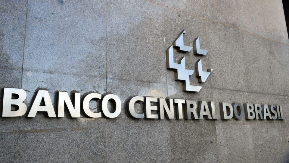 Centrão articula poder para demitir comando do Banco Central