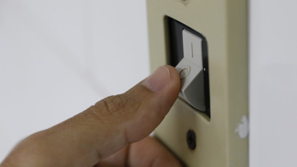 Senado aprova conta de luz gratuita para baixa renda