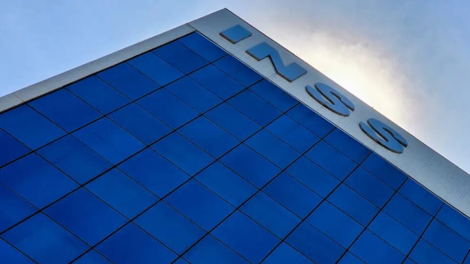 Governo corta verbas para passaporte e INSS; veja prioridades