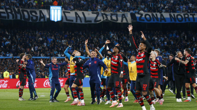 De olho no título, Flamengo defende a liderança isolada no clássico com Fluminense no Maracanã