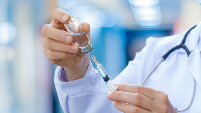 Jovens de 15 a 19 anos podem se vacinar contra HPV até junho de 2026