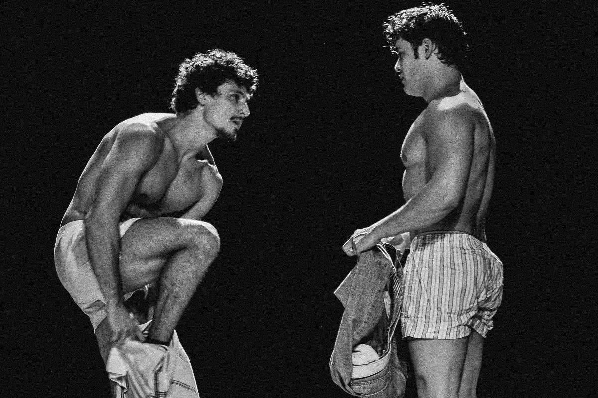 'Brokeback Mountain' vira peça com trilha sonora ao vivo - 20/01/2026 - Mise-en-scène