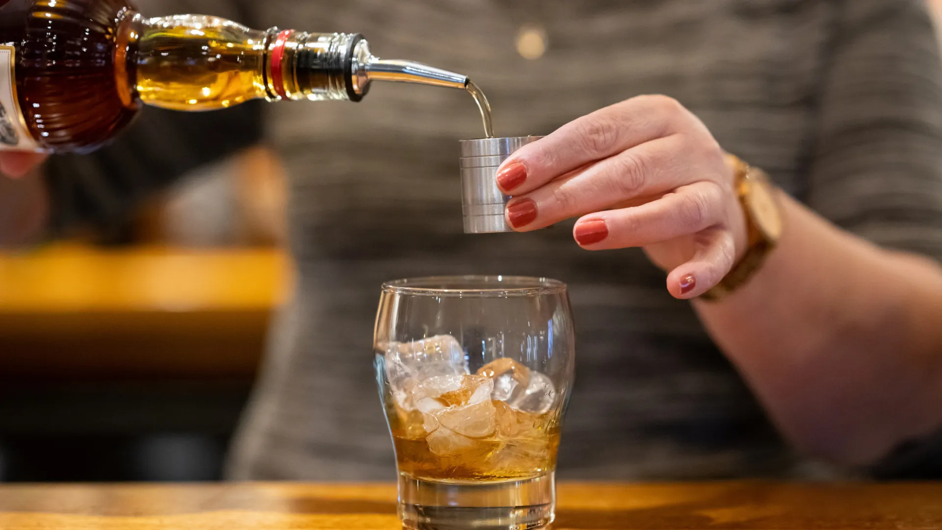 Homem morre na Bahia após ser internado com intoxicação por bebida com metanol