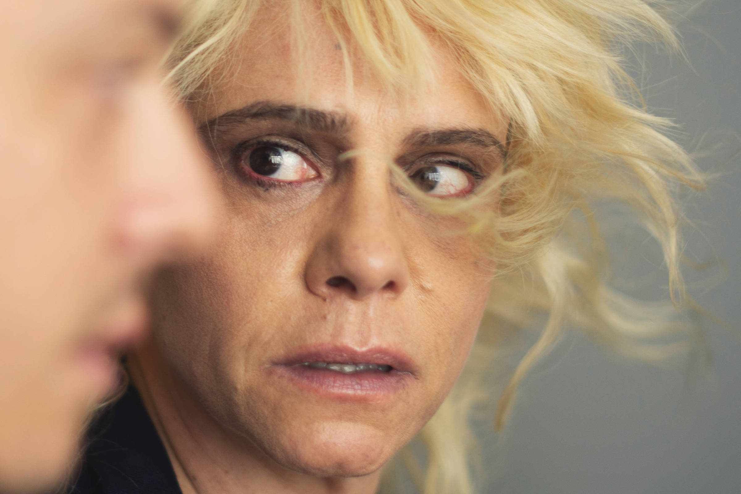 Malu Galli é a mãe de Édouard Louis no teatro - 27/01/2026 - Mise-en-scène