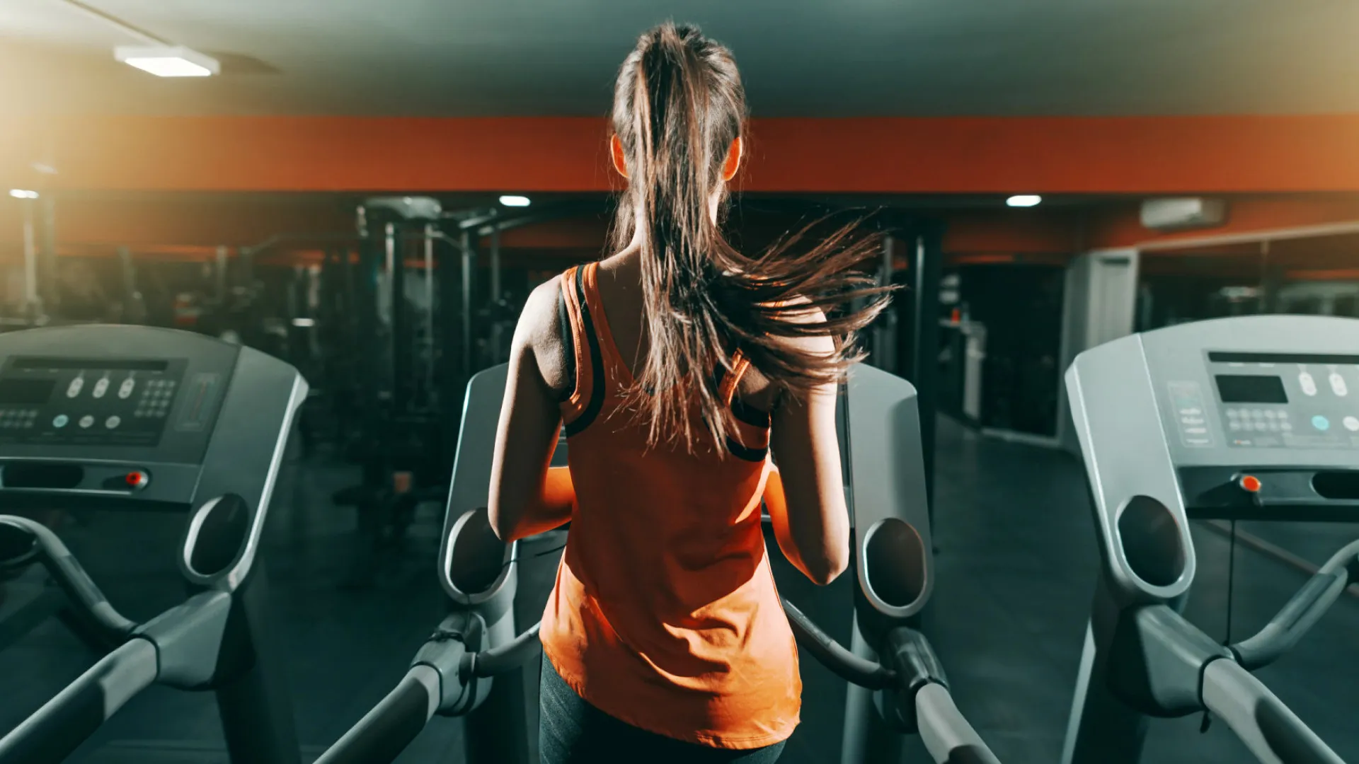 Atividade física sem preparo eleva risco de lesões e problemas cardíacos