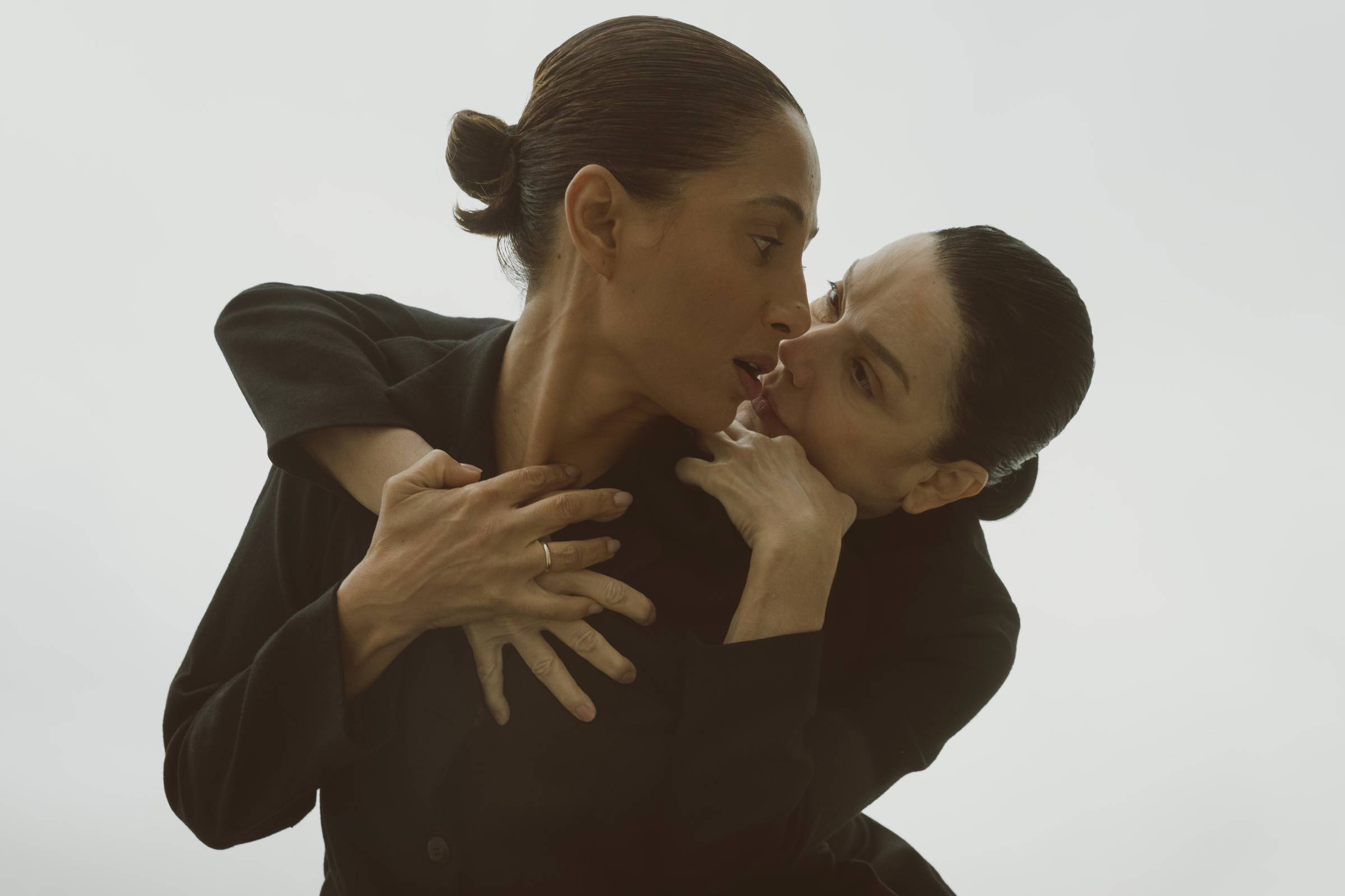 Bete Coelho e Camila Pitanga estreiam peça em março - 25/02/2026 - Mise-en-scène