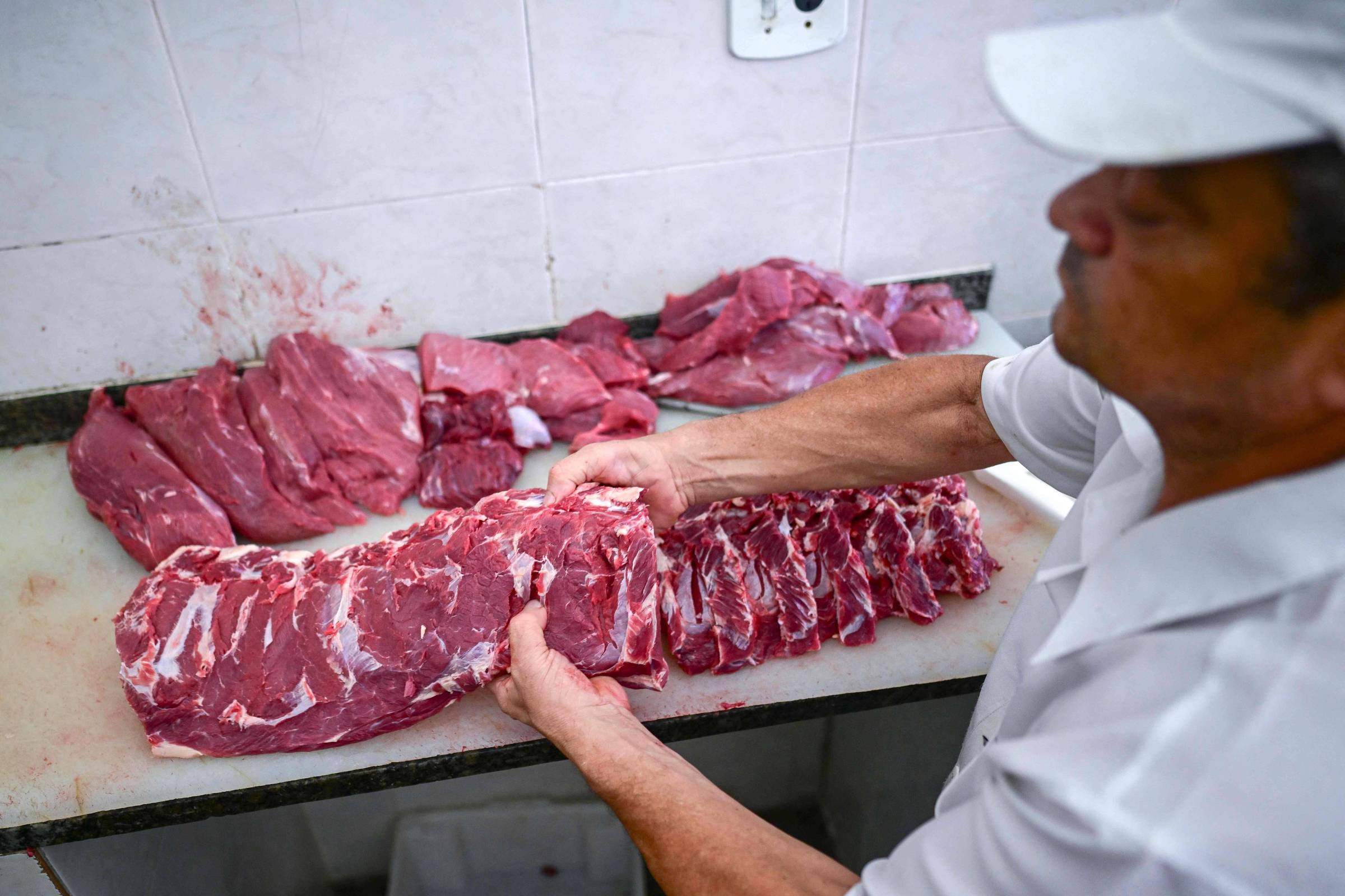 Carne: Brasil consolida liderança com produção recorde - 18/03/2026 - Vaivém