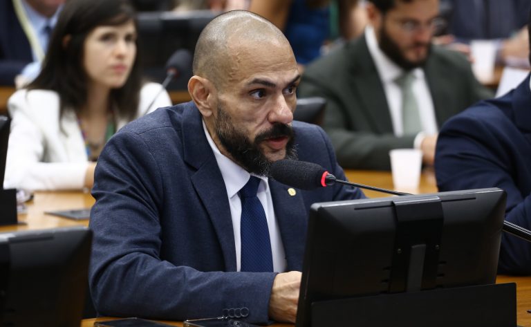 Deputado Sargento Portugal (Podemos-RJ) fala na Comissão de Constituição e Justiça e de Cidadania da Câmara dos Deputados
