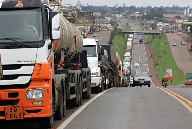 Por que a greve de caminhoneiros trava o Brasil?