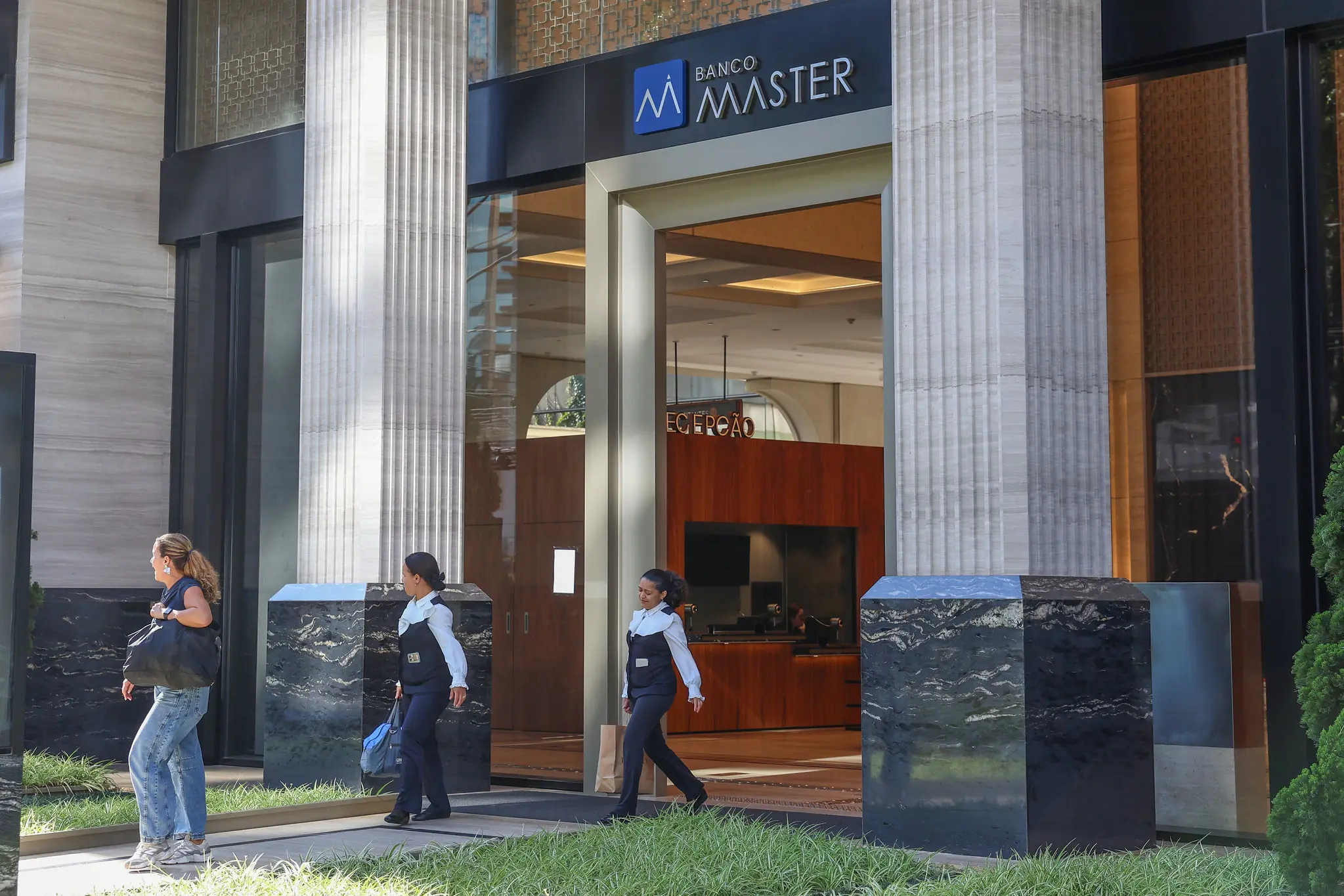 Em meio à prisão do CEO e suspeitas de fraude, Banco Master foi liquidado e disparou reação em cadeia.