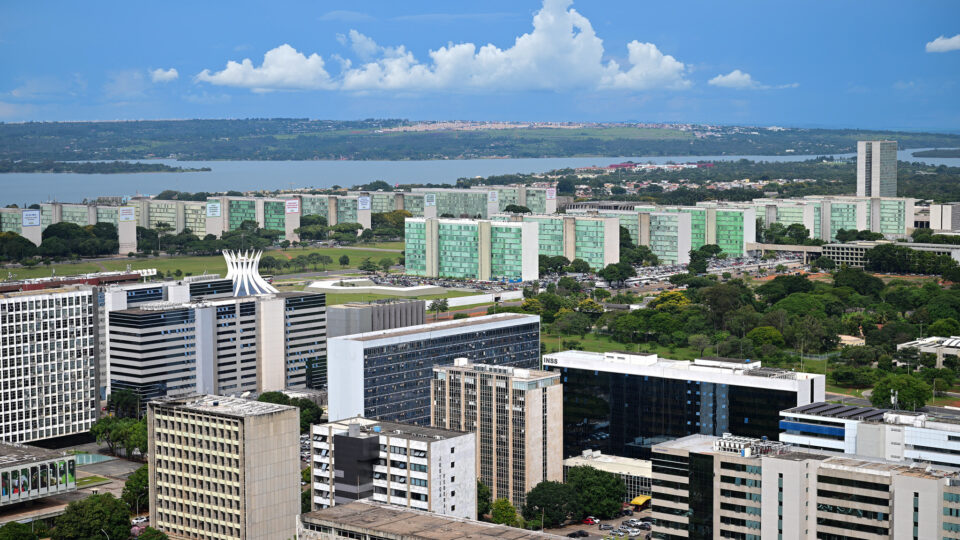 Despesa cresce mais do que receita em 2025 e eleva necessidade de financiamento do governo, aponta Tesouro