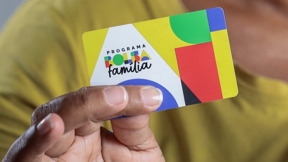 Nove estados têm mais beneficiários do Bolsa Família do que CLTs