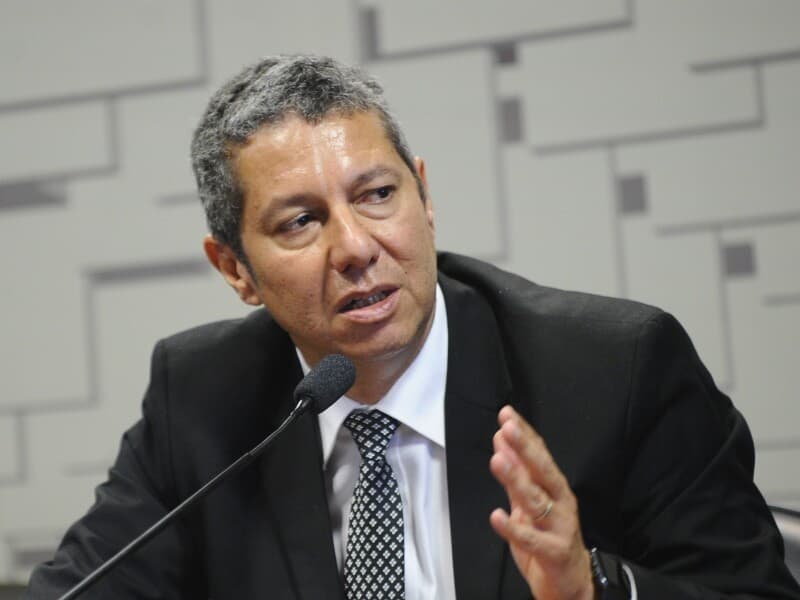 Regulamentação dos apps torna previdência acessível, diz economista