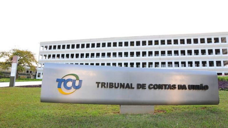 TCU identifica desperdício da FAB e 111 voos com 1 passageiro