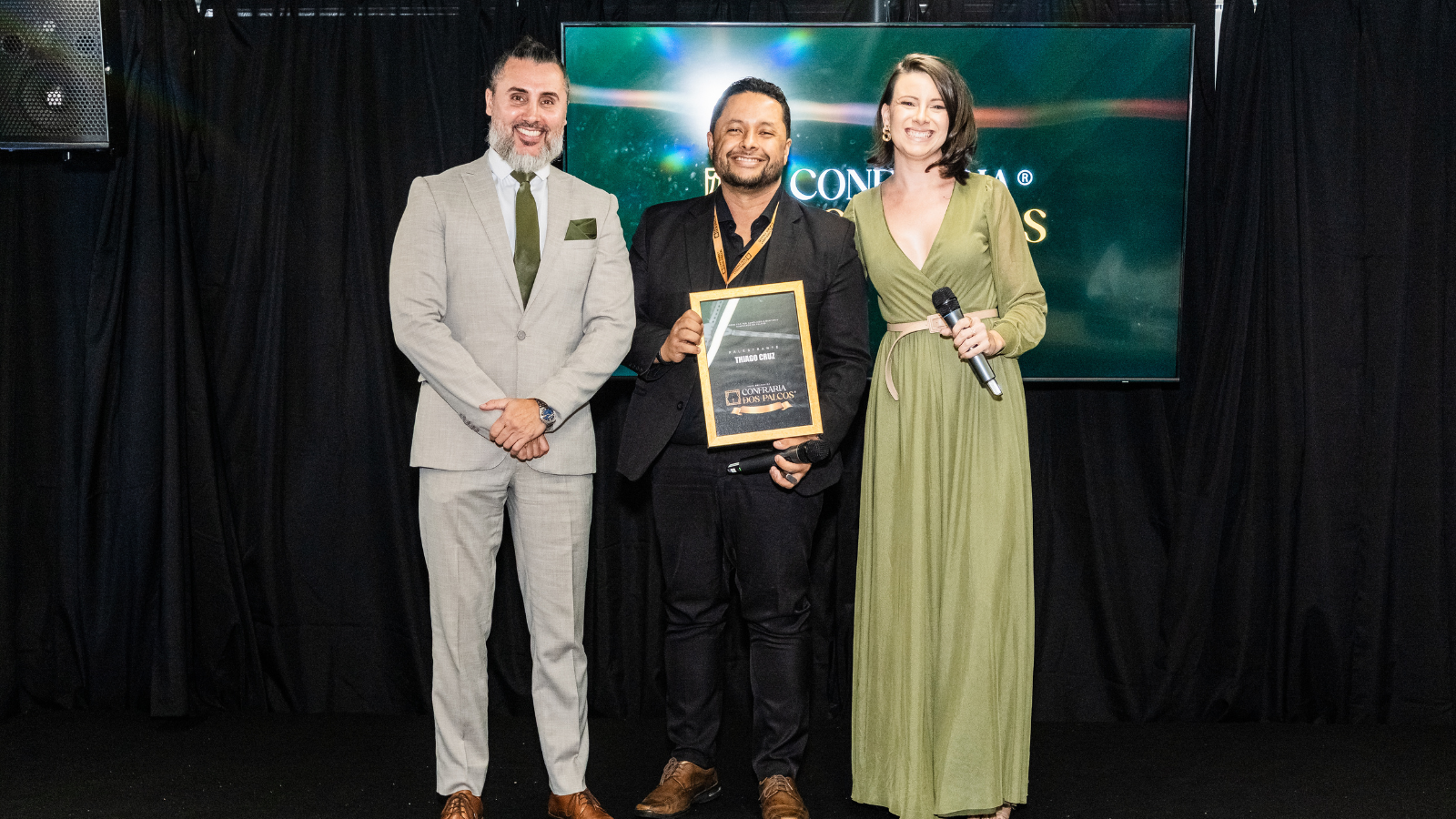Thiago Cruz durante palestra sobre liderança e gestão empresarial após participação na Confraria dos Palcos