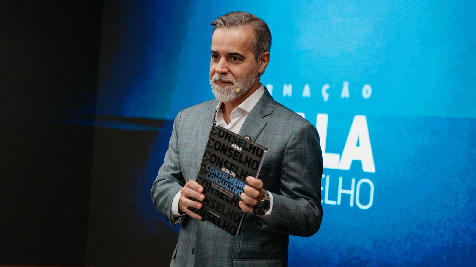 Márcio Giacobelli durante análise sobre governança corporativa, execução empresarial e liderança estratégica.