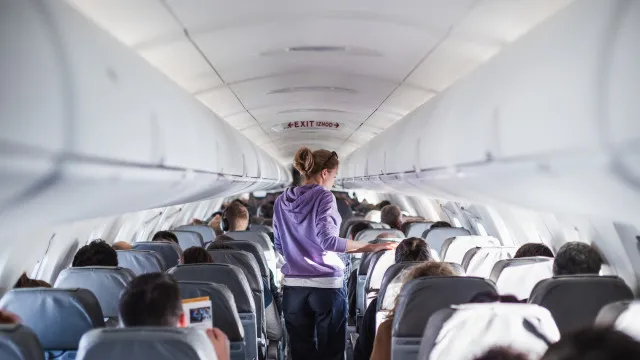 Comissário de bordo revela o lugar mais nojento do avião (e não é o WC)