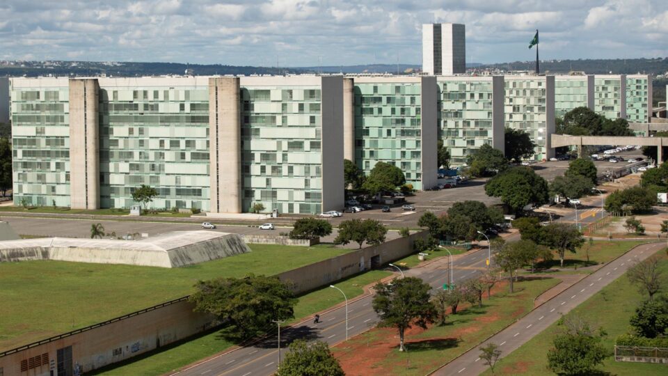 Carreiras do serviço público lideram maiores patrimônios do IRPF