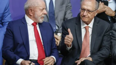 Governo Lula critica tarifaço dos EUA