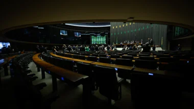 Comissão aprova R$ 6,3 bi em empréstimos estrangeiros pedidos pelo governo