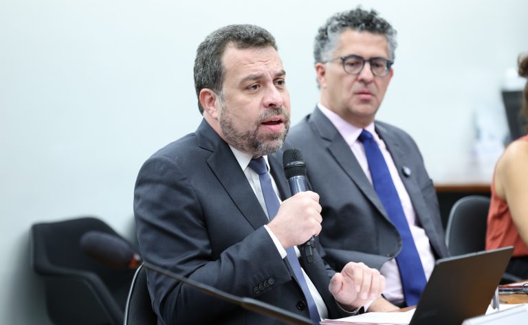 Audiência Pública - Aspectos sociais e a importância do Diálogo Social para a redução da jornada de trabalho no Brasil. Ministro de Estado da Secretaria-Geral da Presidência da República, Guilherme Castro Boulos.