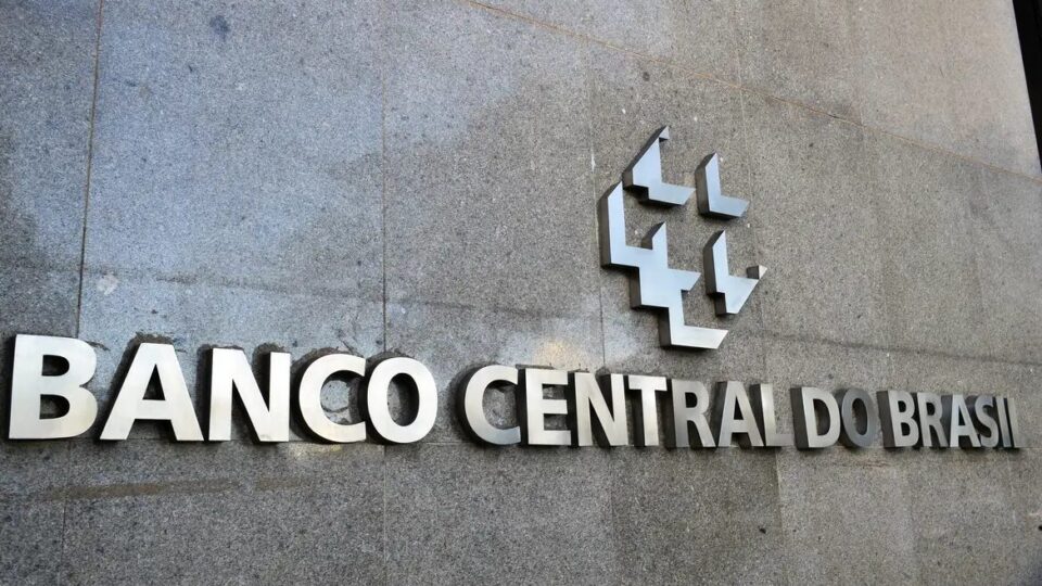 Copom corta taxa básica de juros para 13,75% ao ano