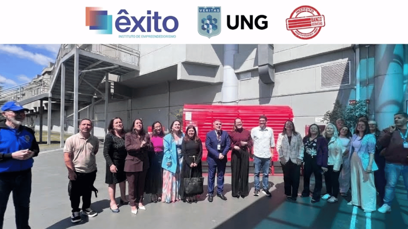 Representantes do Instituto Êxito de Empreendedorismo, Universidade Guarulhos (UNG) e Instituto Banco Vermelho durante inauguração de projeto do movimento Feminicídio Zero em Guarulhos.