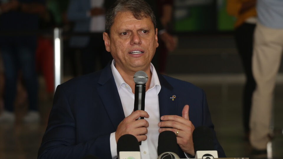 Tarcísio apoia fim das bets, mas chama MP de Lula de eleitoreira