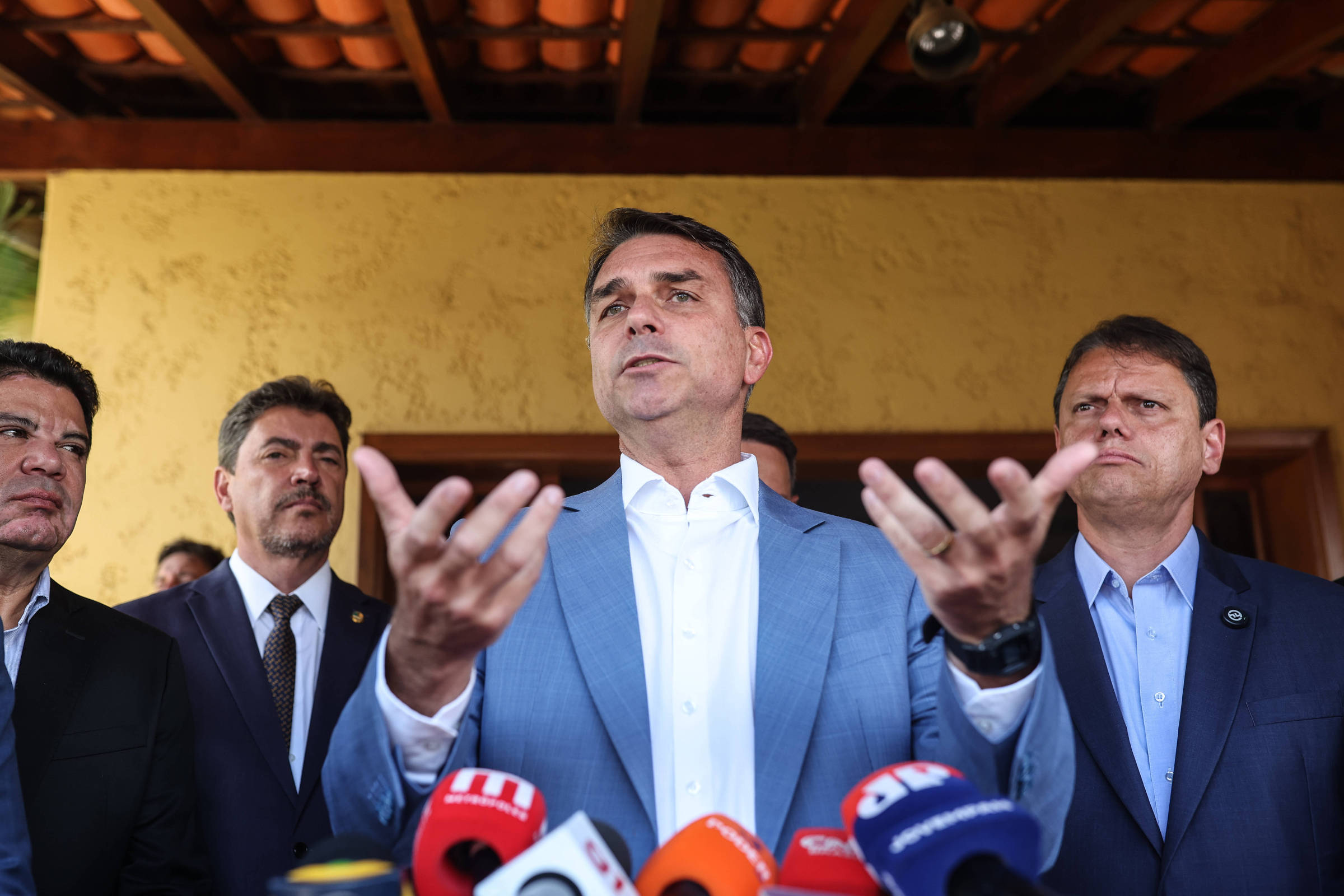 Flávio Bolsonaro lidera e ajuste fiscal vira dúvida - 06/10/2026 - Vinicius Torres Freire