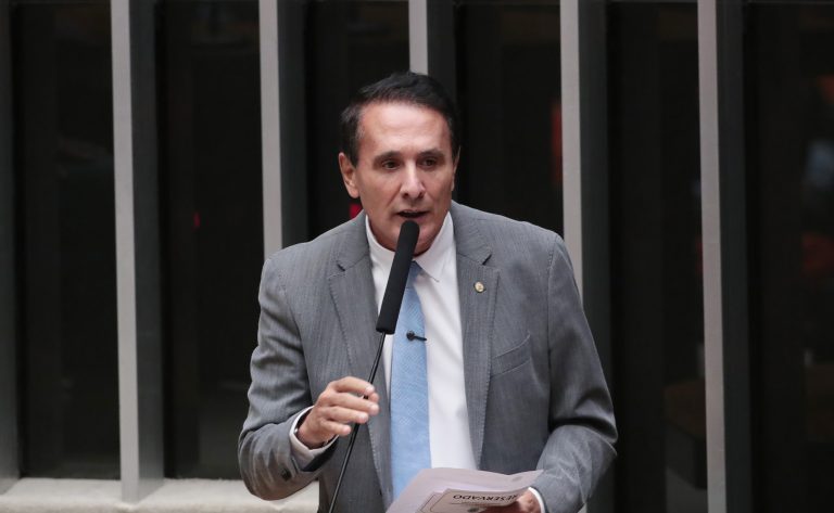 Homenagem ao Dia Internacional do Trabalho. Dep. Carlos Henrique Gaguim (UNIÃO - TO)